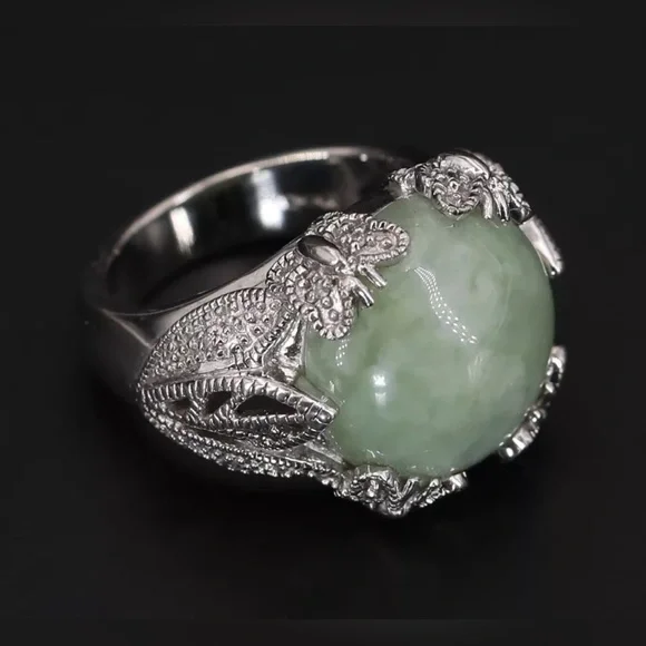 VINTAGE Jadeite Green Jade Ring Sterling Silver (marked) 925 - Size 7.5 US - Picture 4 of 9